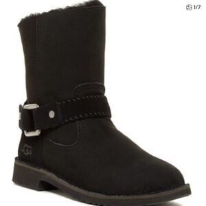 UGG Cedric Water Resistant Black Suede Sheepskin Buckle Boots Size 6 NEW